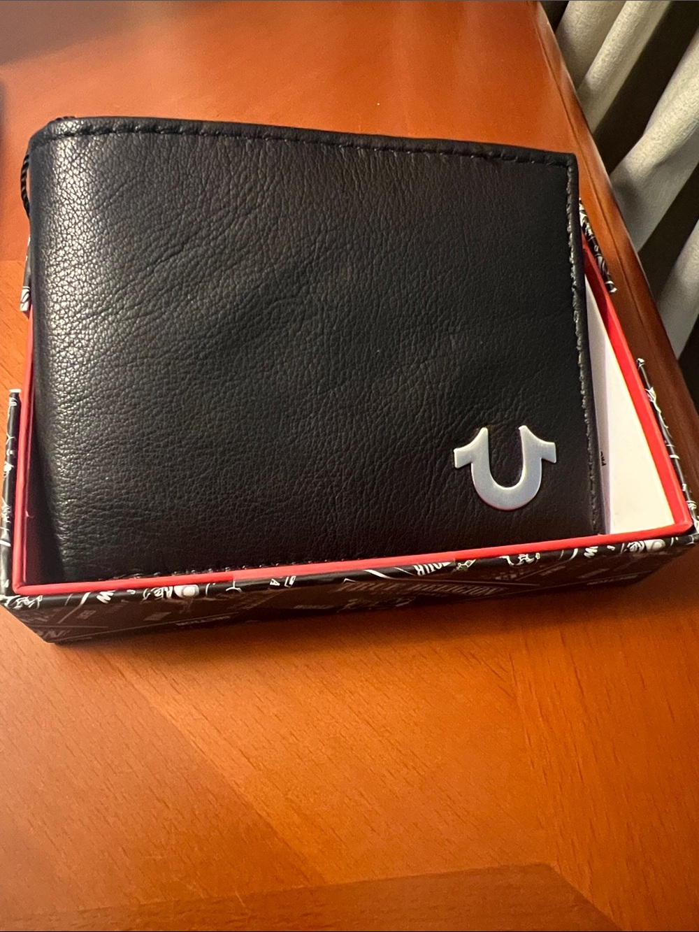 #2581*MEN:True Religion Black Leather Bifold Wallet with Silver Horseshoe Emblem